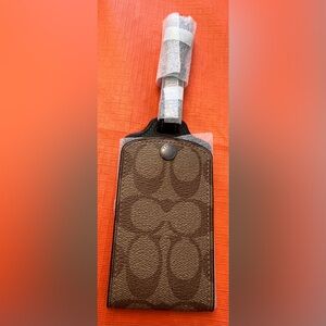 NWT gorgeous unisex Coach tan/khaki luggage tag in signature canvas/calf leather